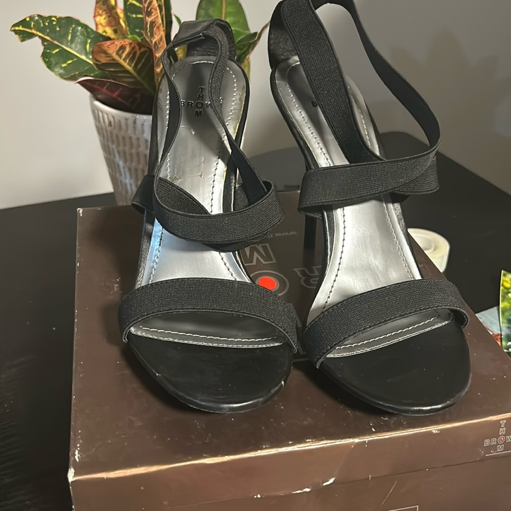 Tom Brown, high heeled, stiletto shoes, black and silver
